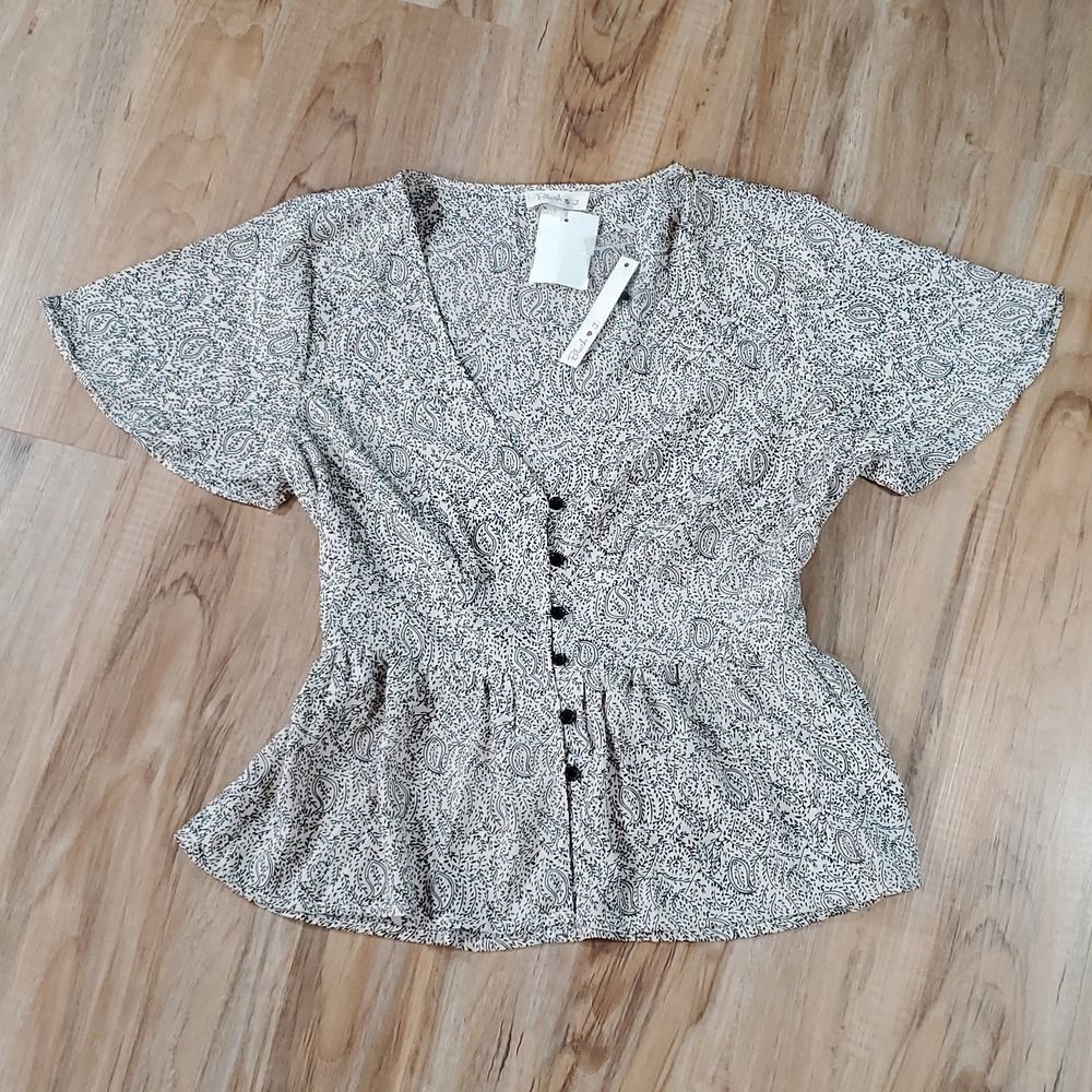 🔹️NWT Blush Cream Paisley Print Peplum Top Large